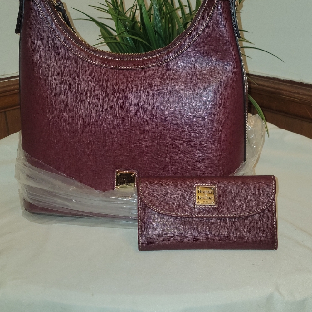 New Dooney & Bourke Leather Hobo w/ Matching Wallet ( Saffiano Leather)
